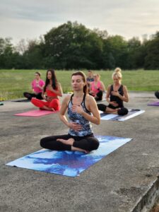 YOGA TRAVEL 11 - GÂRBOVA
