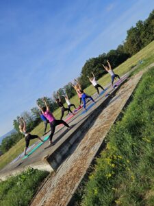 YOGA TRAVEL 11 - GÂRBOVA