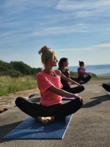 YOGA TRAVEL 11 - GÂRBOVA