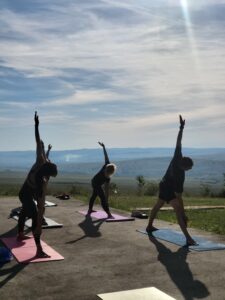 YOGA TRAVEL 11 - GÂRBOVA